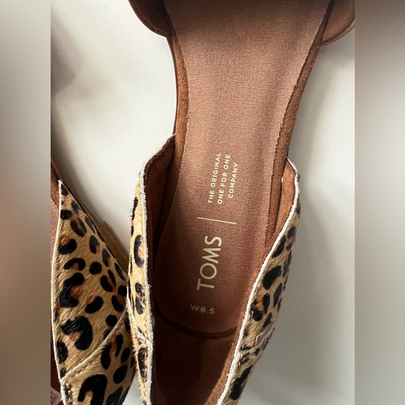 Tom’s Suede Animal Print Tan Women’s Slip On Flats Shoes Size 8.5W - Picture 3 of 8